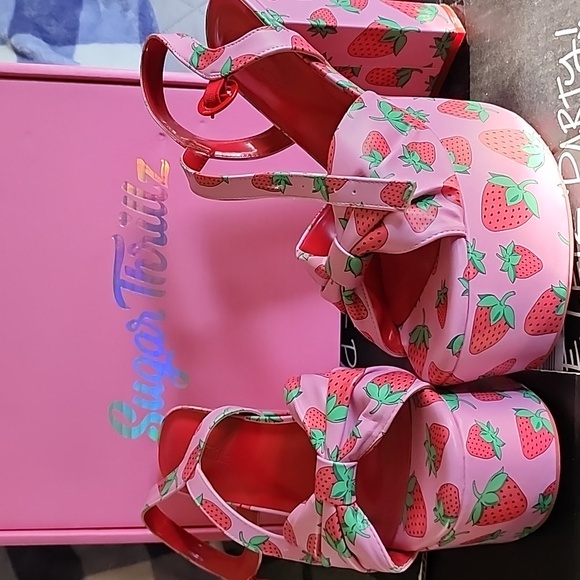 Like New Sugar Thrillz x Dolls Kill Strawberry Fields Platforms - Picture 2 of 4